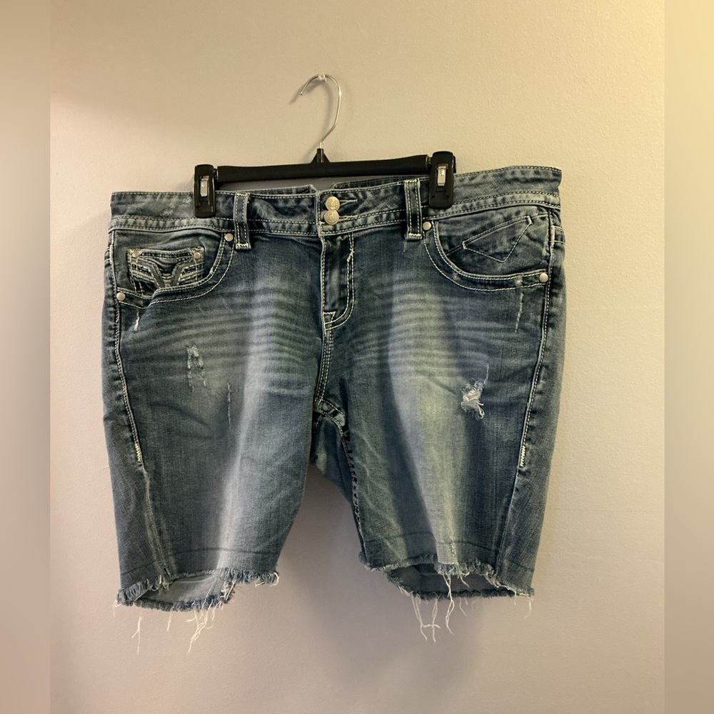 VIGOSS “The Dublin Boyfriend” Distressed  Shorts – Size 20 Jeans cut to shorts - Picture 8 of 16